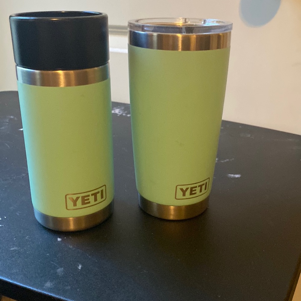 2 turquoise yeti tumblers..